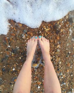 Dodie Clark feet photo thumbnail