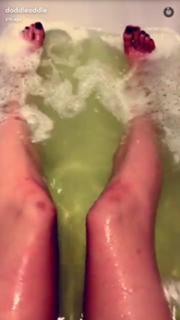 Dodie Clark feet photo thumbnail