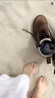 Dodie Clark feet photo thumbnail