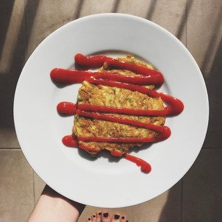 Dodie Clark feet photo thumbnail