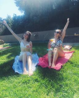 Dodie Clark feet photo thumbnail