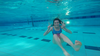 Dodie Clark feet photo thumbnail