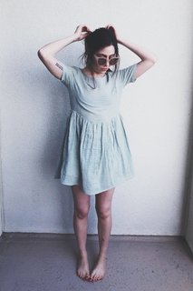 Dodie Clark feet photo thumbnail