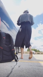 Dodie Clark feet photo thumbnail