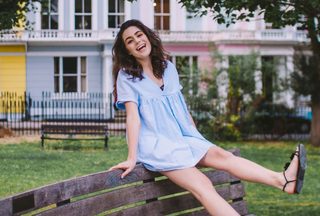 Dodie Clark feet photo thumbnail