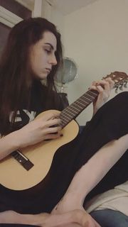 Dodie Clark feet photo thumbnail