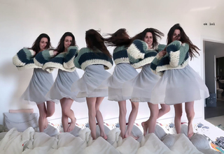 Dodie Clark feet photo thumbnail