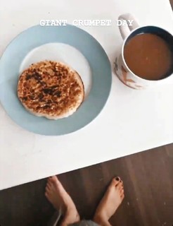 Dodie Clark feet photo thumbnail