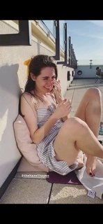 Dodie Clark feet photo thumbnail