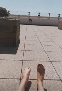 Dodie Clark feet photo thumbnail