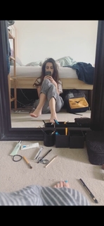 Dodie Clark feet photo thumbnail