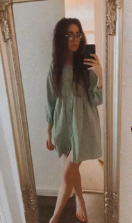 Dodie Clark feet photo thumbnail