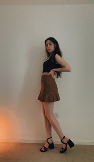 Dodie Clark feet photo thumbnail