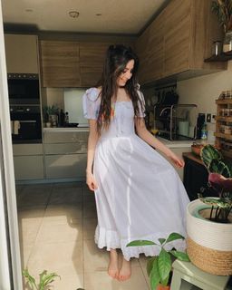 Dodie Clark feet photo thumbnail