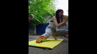 Dodie Clark feet photo thumbnail