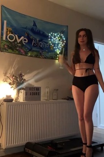 Dodie Clark feet photo thumbnail