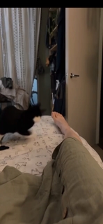 Dodie Clark feet photo thumbnail