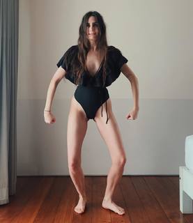 Dodie Clark feet photo thumbnail