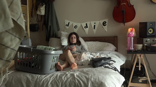 Dodie Clark feet photo thumbnail