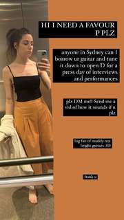 Dodie Clark feet photo thumbnail