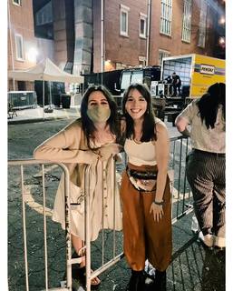 Dodie Clark feet photo thumbnail