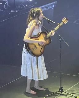 Dodie Clark feet photo thumbnail