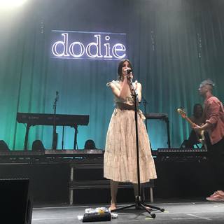 Dodie Clark feet photo thumbnail