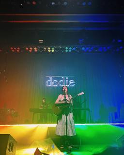 Dodie Clark feet photo thumbnail