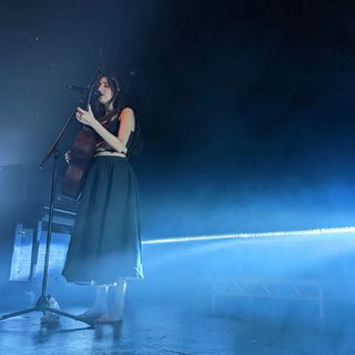 Dodie Clark feet photo thumbnail