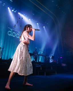 Dodie Clark feet photo thumbnail