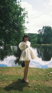 Dodie Clark feet photo thumbnail