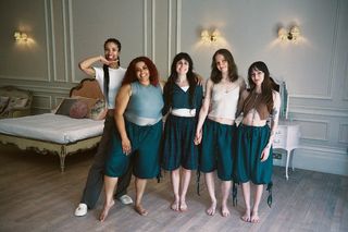 Dodie Clark feet photo thumbnail