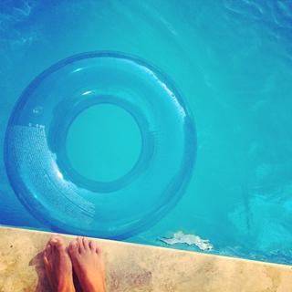 Doga Rutkay feet photo thumbnail