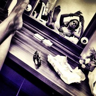 Doga Rutkay feet photo thumbnail