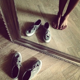 Doga Rutkay feet photo thumbnail