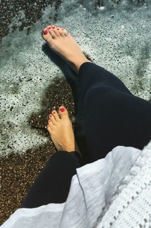 Doga Rutkay feet photo thumbnail