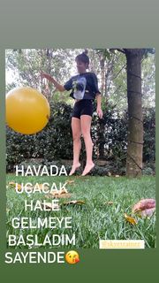 Doga Rutkay feet photo thumbnail