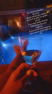 Doga Rutkay feet photo thumbnail