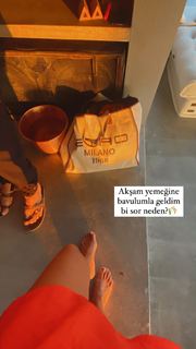Doga Rutkay feet photo thumbnail