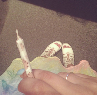 Doja Cat feet photo thumbnail