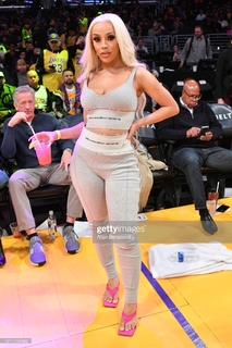 Doja Cat feet photo thumbnail
