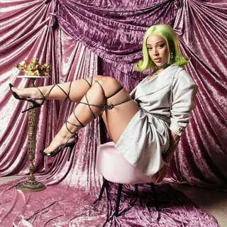 Doja Cat feet photo thumbnail