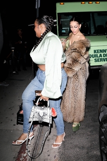 Doja Cat feet photo thumbnail