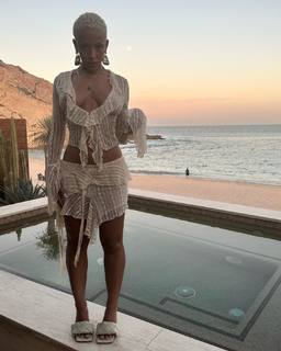 Doja Cat feet photo thumbnail