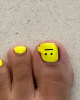 Doja Cat feet photo thumbnail