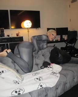 Doja Cat feet photo thumbnail