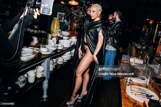 Doja Cat feet photo thumbnail