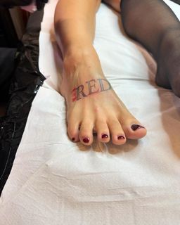 Doja Cat feet photo thumbnail
