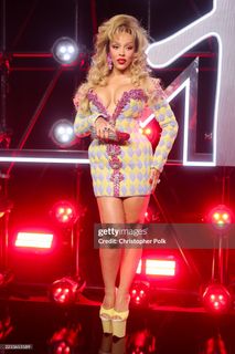 Doja Cat feet photo thumbnail