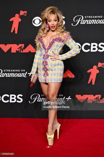 Doja Cat feet photo thumbnail